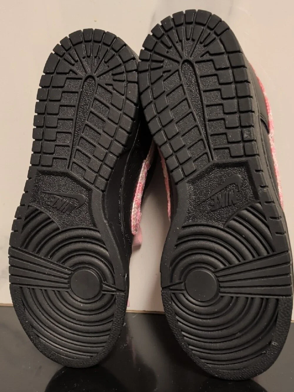 Nike Women's Black & Pink Leopard-Print Low-Top Sneakers Size 8.5 Like New